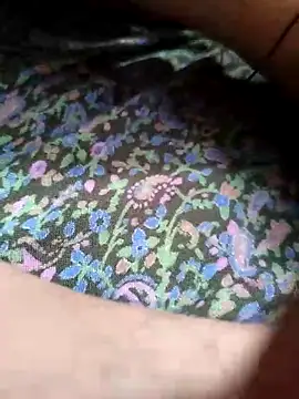 Ruhani-couple001 live cam on StripChat