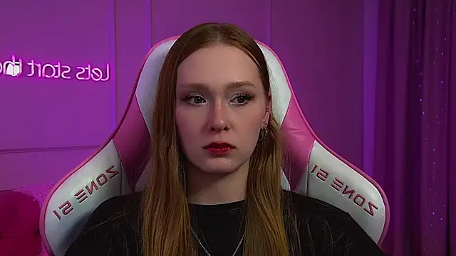 AgataFoxley live cam on StripChat