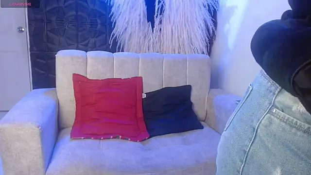 soofia_1609 live cam on StripChat
