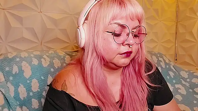 Satyn_doll live cam on StripChat