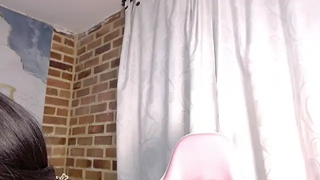 ailyngg live cam on StripChat
