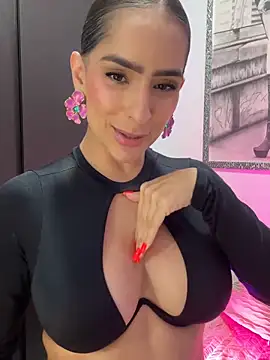 Mau_White live cam on StripChat