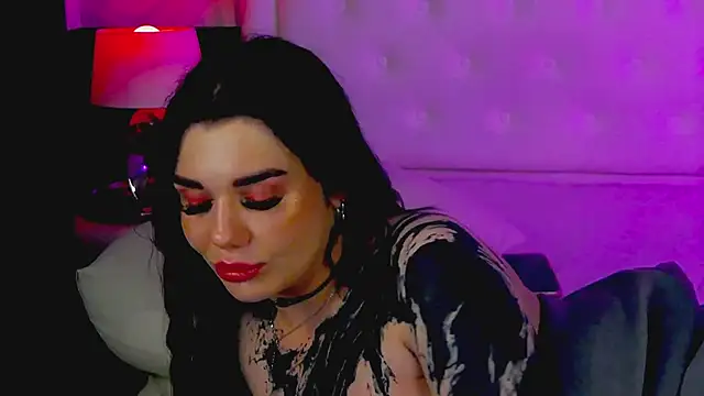MaeveMoon live cam on StripChat