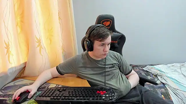 iliaskrislove live cam on StripChat