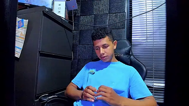 boy_bigcock24cm webcam