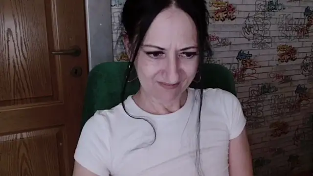 DebraMilf webcam
