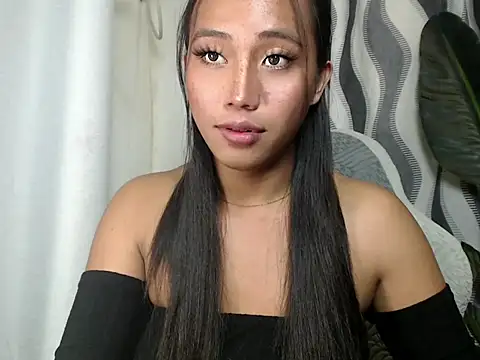 sweetiie_caren live cam on StripChat
