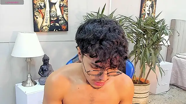 kai_storn - Kai_storn's free webcam - UK Sex Cams