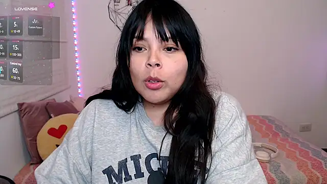 EllieMoonX live cam on StripChat