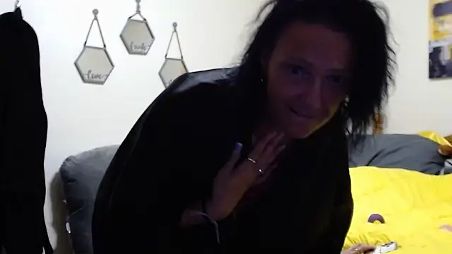 sassybrunette75 webcam