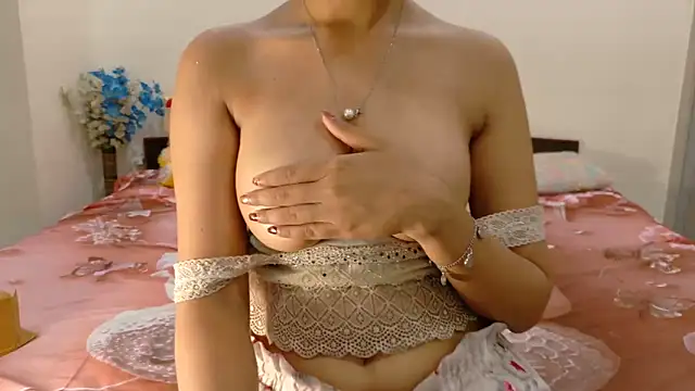 Sneha_18Years live cam on StripChat