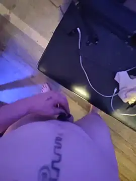 Cummaker69 webcam