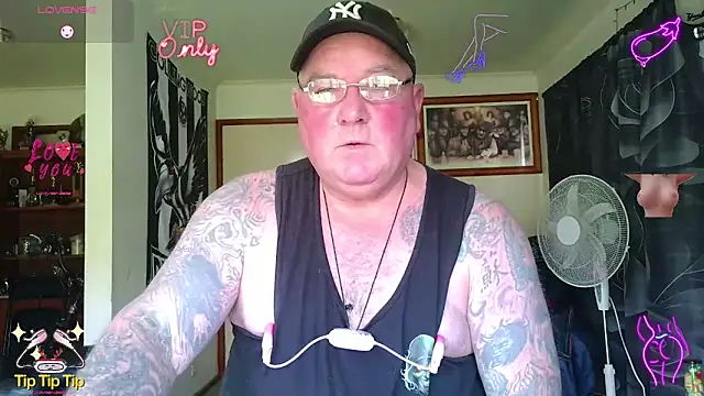 KINKYBLUEYES69 webcam