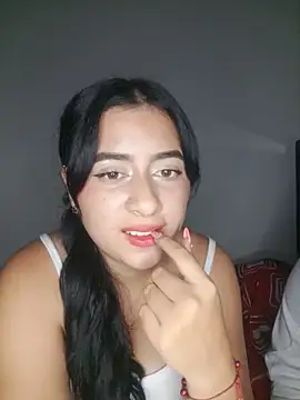 Chloe_Sky_love live cam on StripChat
