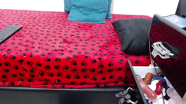 ElizabethMiler webcam