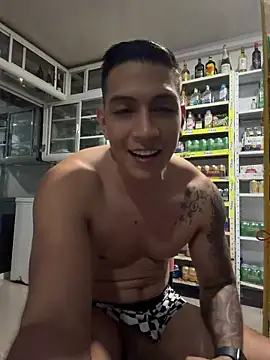 OliverWest04 live sex cam