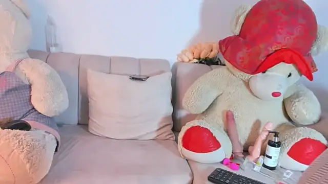 thamaraa_ live cam on StripChat