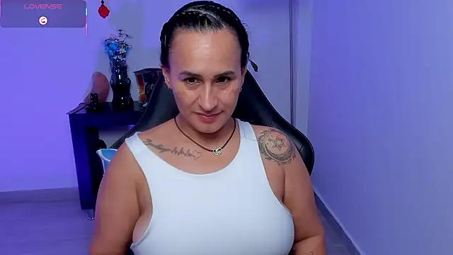 Sara_Charmy webcam