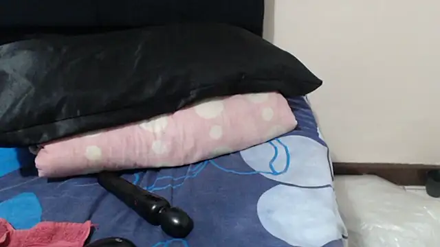 SweetHotBabby18 webcam