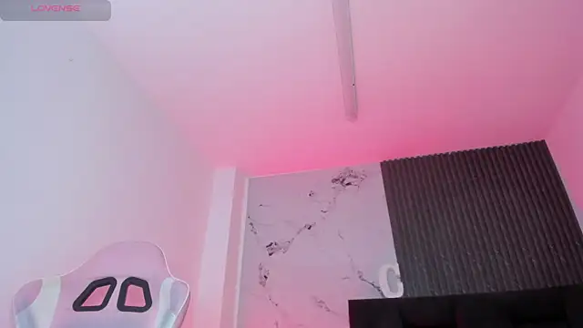 Chloemuaak live cam on StripChat