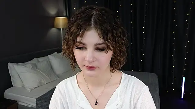 Kira__Fluffy live sex cam