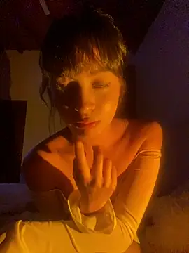 Nahomy222 webcam