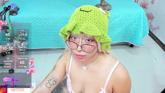SafiroAgataaa live cam on StripChat