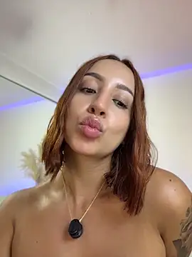 Yelena_Miller1 live cam on StripChat
