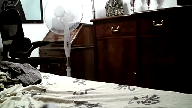 Ragahotitalia live cam on StripChat