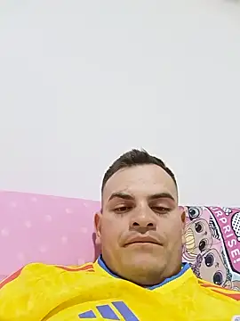 Edwin_Q live cam on StripChat