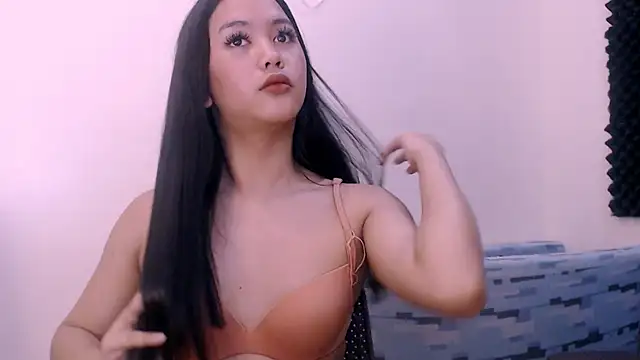 sexyasiancock_yllana live cam on StripChat