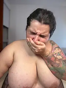 horny_roomiess webcam