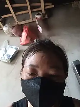 Bling-pusy webcam