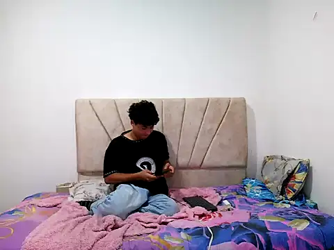 Robertt_Brown webcam