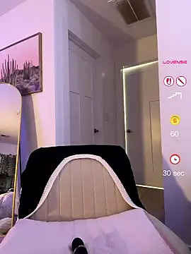 FoxyMillie webcam