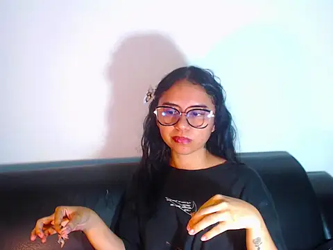 BellaLuxxs webcam