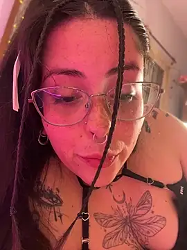 Mizztikaa live cam on StripChat