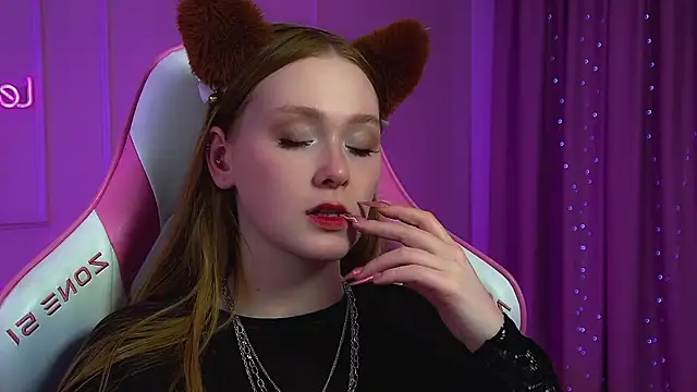 AgataFoxley live cam on StripChat