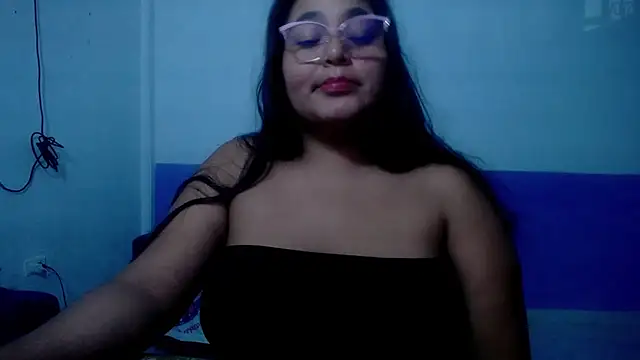 sirena_15 live cam on StripChat