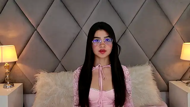OliviaDiaz live cam on StripChat