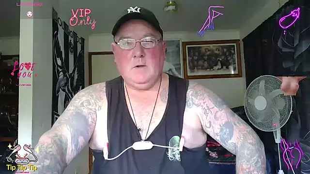 KINKYBLUEYES69 webcam
