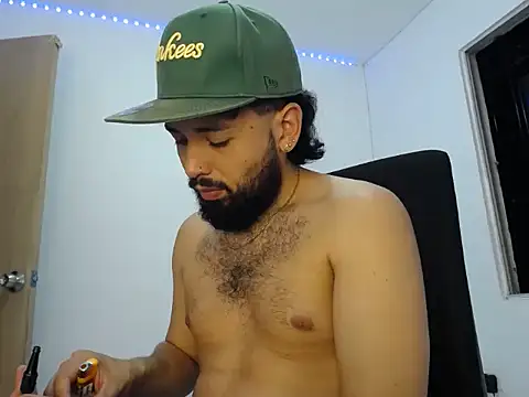 camilorestrepo77 live cam on StripChat