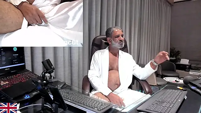 OnlineBossUK live sex cam