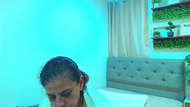 sasi_luna live cam on StripChat