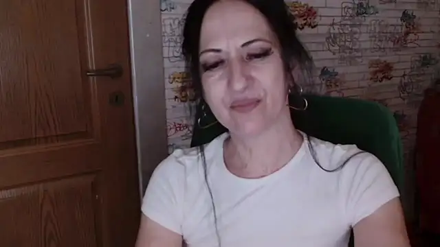 DebraMilf webcam