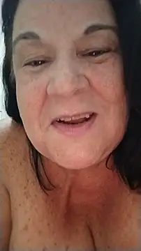 Yaya_Mineira live cam on StripChat
