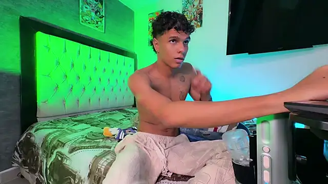 JamesDreams live cam on StripChat