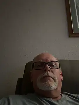 wildrocket02 live cam on StripChat