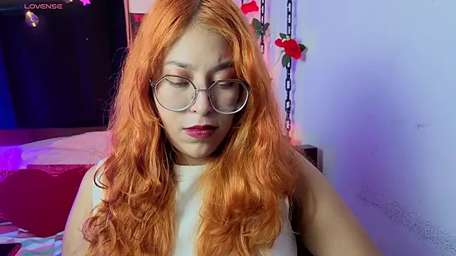 _Moon_Johnson live cam on StripChat