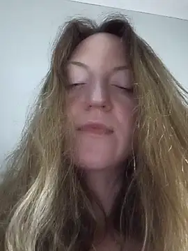 KattyLuuu live cam on StripChat